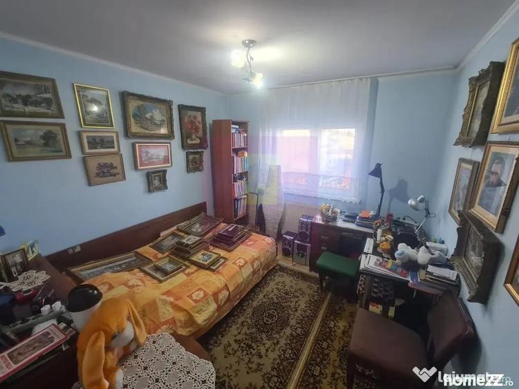 Apartament cu 3 camere decomandat în Câmpina