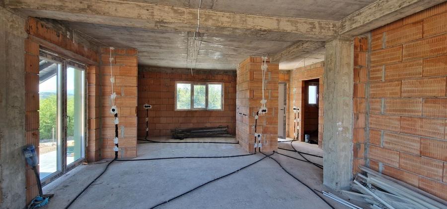 Casă individuală cu 5 camere cu Canalizare în Șelimbăr
