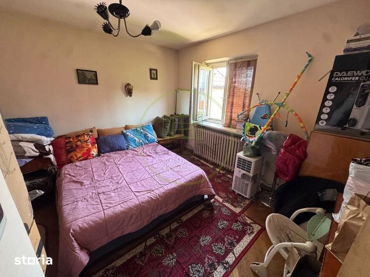 Casă cu 5 camere decomandat cu Teren 430 Mp în Siloz