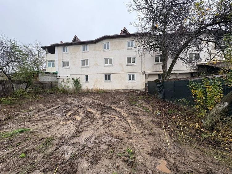 Teren în Uverturii