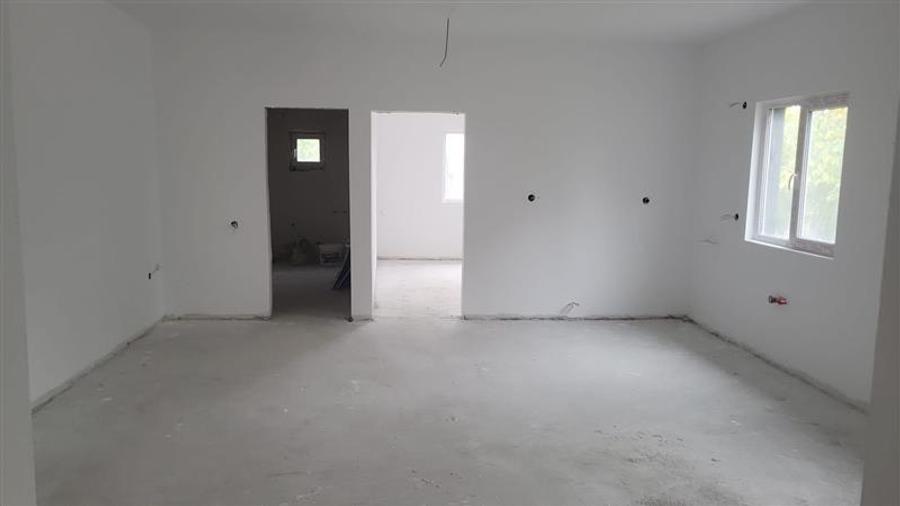 Casă individuală cu 3 camere cu Teren 230 Mp în Lumina