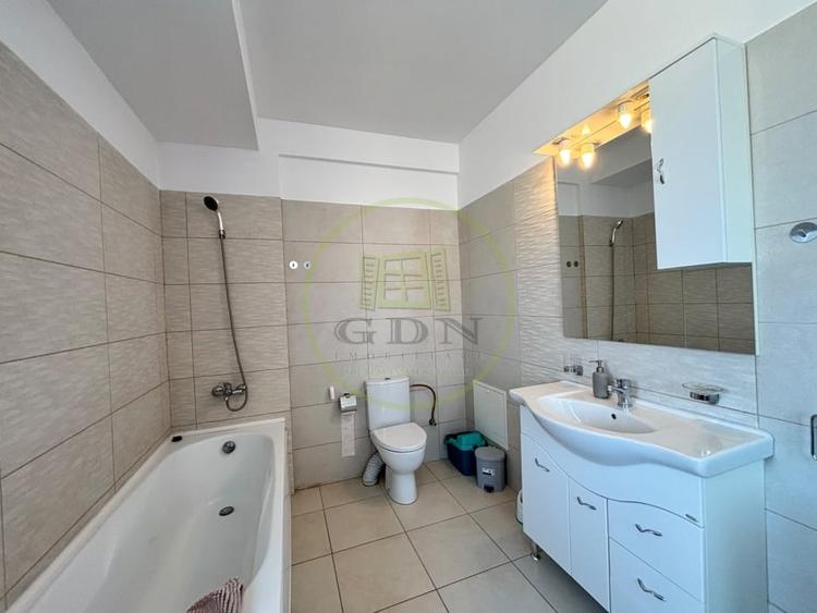 Duplex cu 4 camere cu Canalizare în Sud-Est