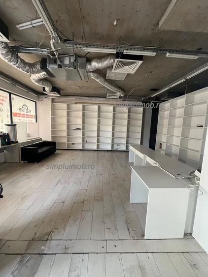 Spațiu comercial, de 238 mp, în Dacia