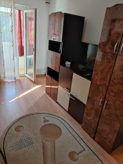 Apartament cu 2 camere semidecomandat în Brătianu