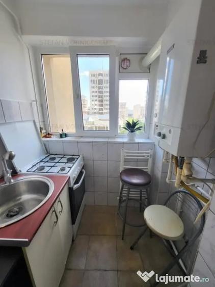 Apartament cu 2 camere decomandat în Hala Centrală