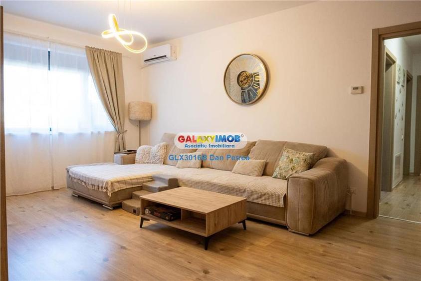 Apartament cu 3 camere semidecomandat, mobilat în Băneasa