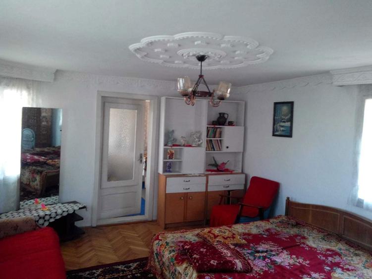 Casă individuală cu 4 camere cu Teren 720 Mp în Vânători-Neamț