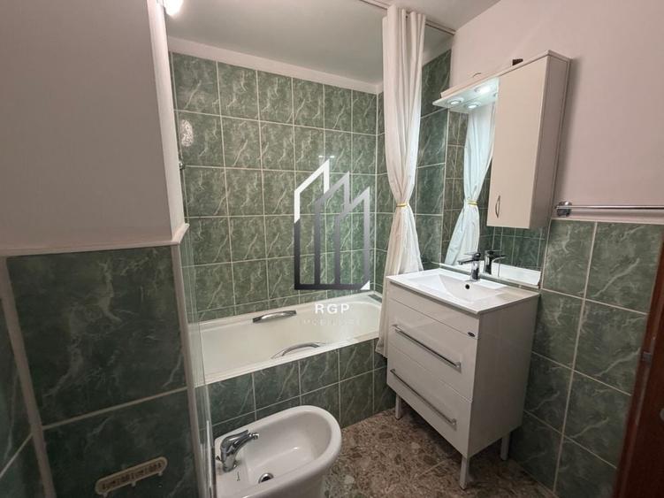 Apartament cu 3 camere decomandat în Nufărul