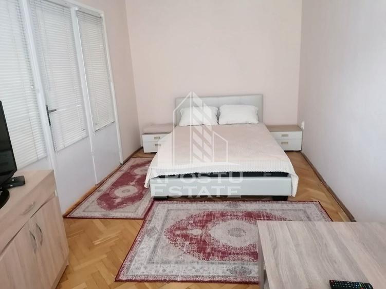 Apartament cu 2 camere decomandat în P-ța Unirii