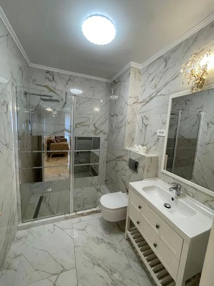 Apartament cu 3 camere decomandat în Florești