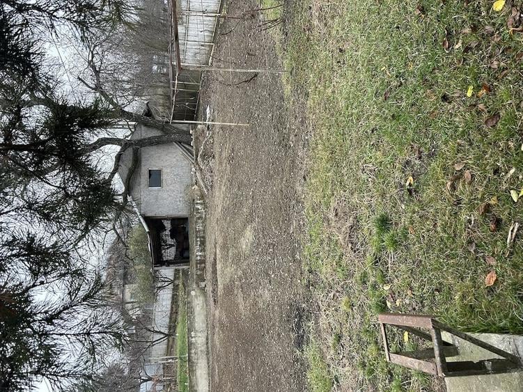Casă cu Teren 1087 Mp în Poienari