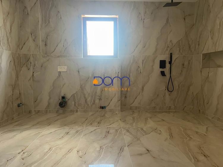 Casă individuală cu 5 camere cu Canalizare în Central