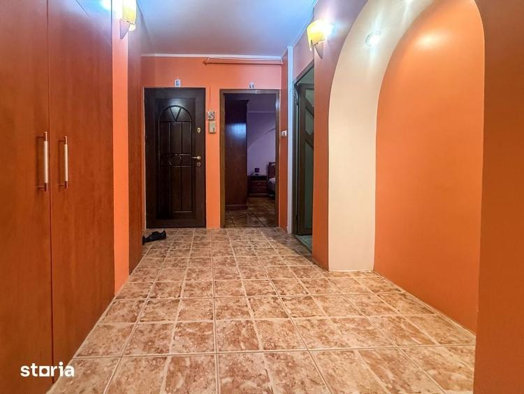 Apartament cu 3 camere decomandat în Inel II