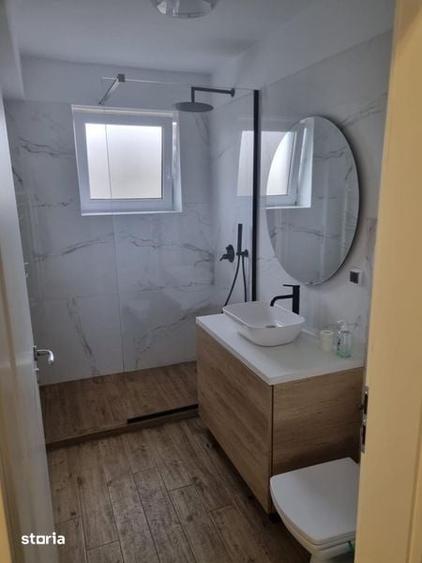 Apartament cu 2 camere decomandat în Tractorul