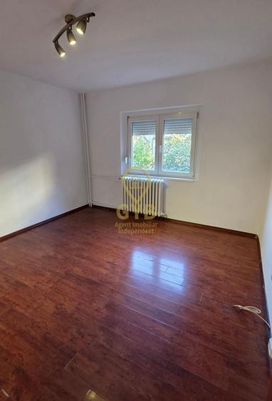 Apartament cu 2 camere decomandat în Decebal