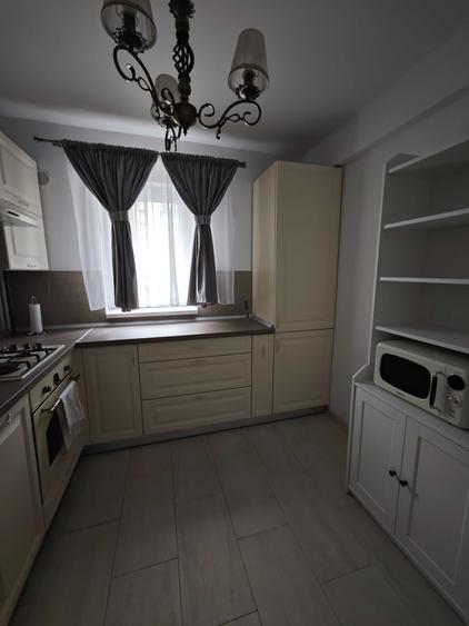 Apartament cu 2 camere decomandat în Turnișor