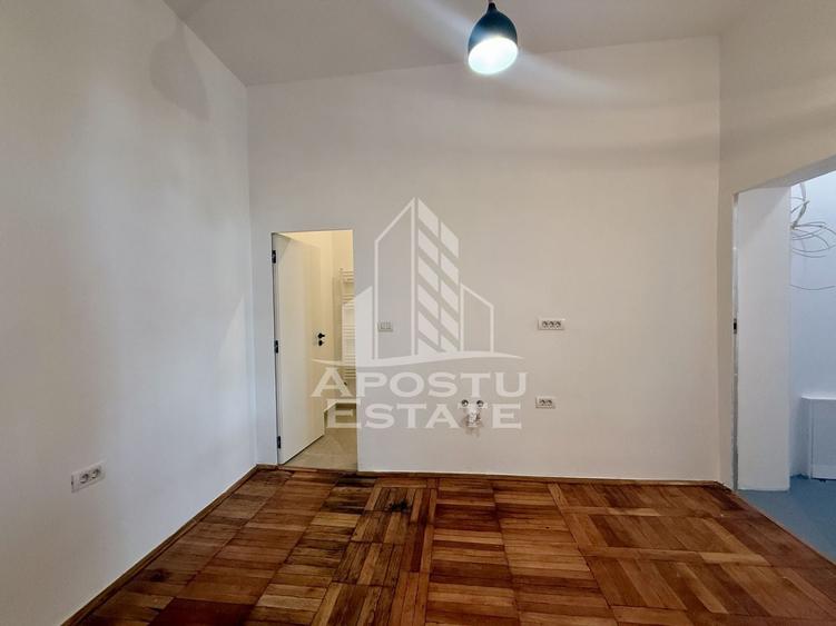Apartament cu 3 camere semidecomandat în Elisabetin