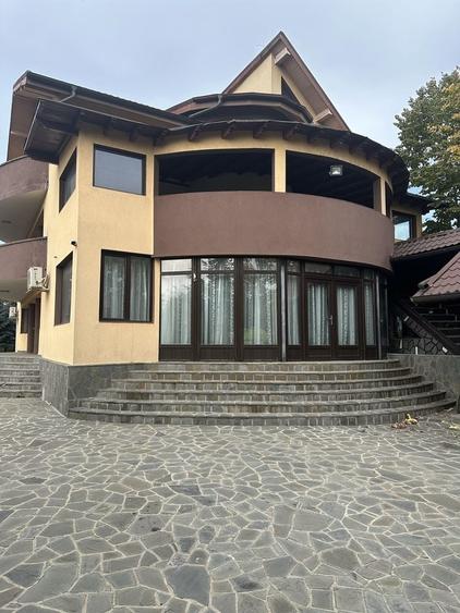 Casă cu 4 camere în Pasărea