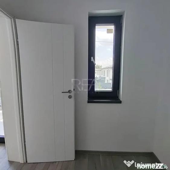 Casă cu 5 camere cu Teren 400 Mp în Domnești