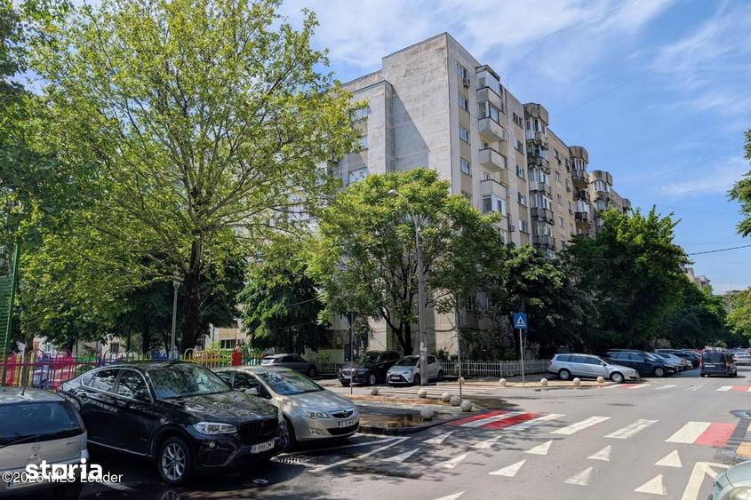13 Septembrie - Parc, Decomandata, Bloc mixt 2001, 38 mp, Etaj 8 din 8 - 10