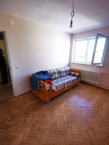 Apartament cu 3 camere semidecomandat în Gheorgheni