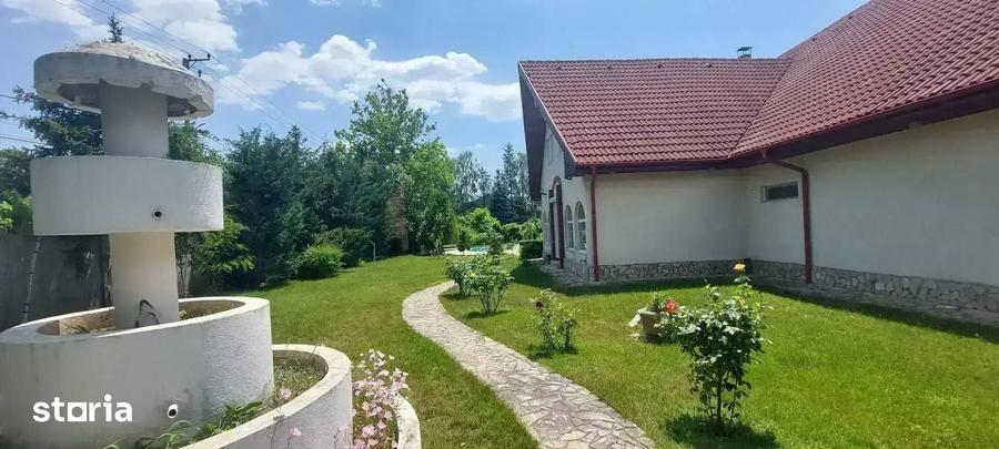 Casă cu 8 camere cu Teren 2300 Mp în Corbeanca