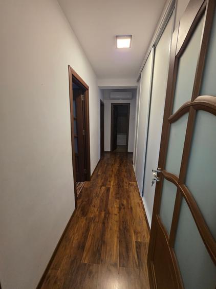 Apartament cu 4 camere semidecomandat în Tomis Nord