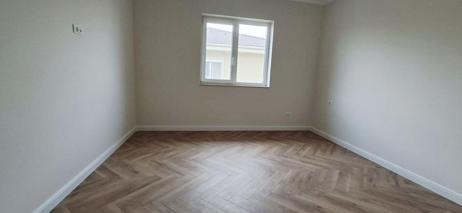 Duplex cu 4 camere cu Canalizare în Dumbrăvița