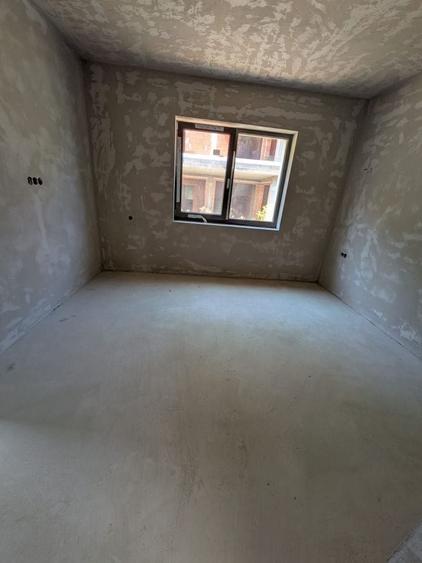 Duplex cu 5 camere cu Canalizare în Florești