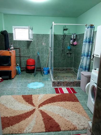Casă cu 2 camere cu Teren 1500 Mp în Central