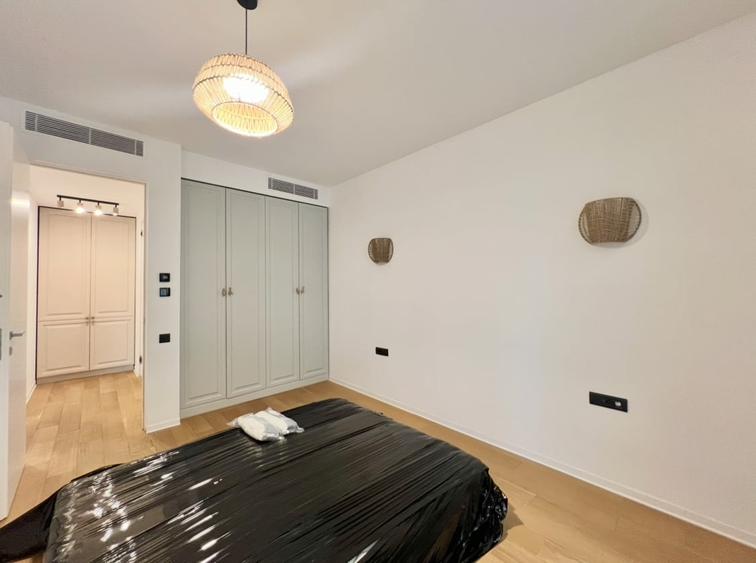 Apartament cu 3 camere semidecomandat, mobilat în Herăstrău