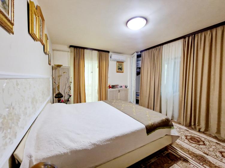 Casă individuală cu 8 camere cu Piscina în Exterior Est