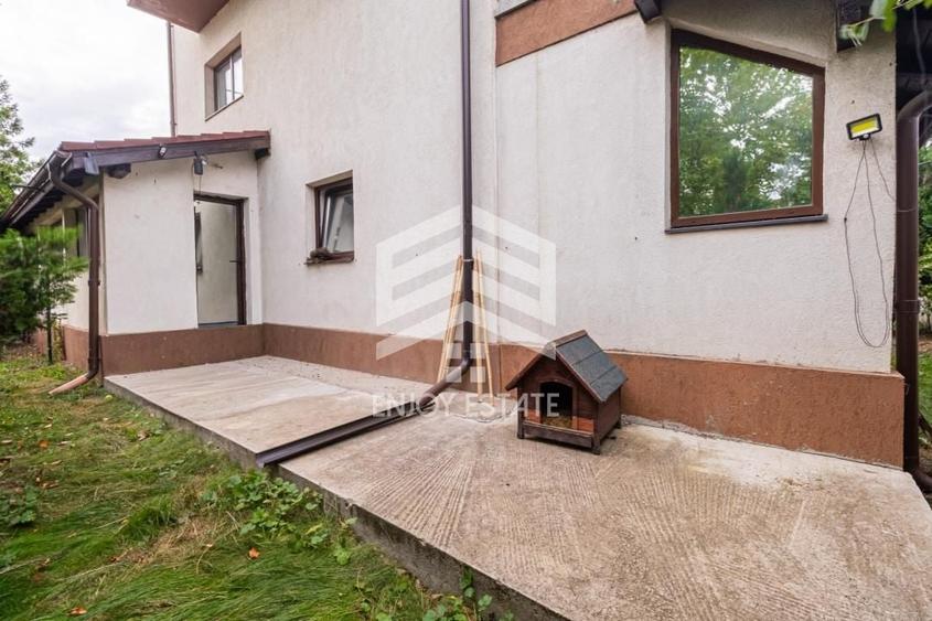 Apartament cu 4 camere decomandat, mobilat în Sânpetru