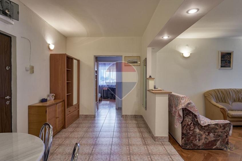 Apartament cu 3 camere semidecomandat, mobilat în Vatra Luminoasă