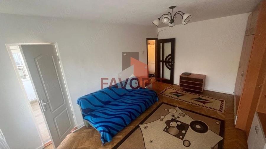 Apartament cu 3 camere decomandat, mobilat în Girocului