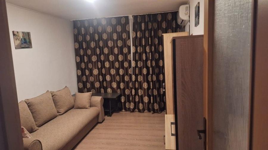 Garsonieră decomandată în Vărsătura