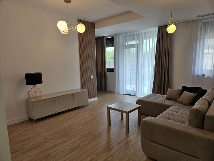 Apartament cu 3 camere decomandat, mobilat în Dămăroaia