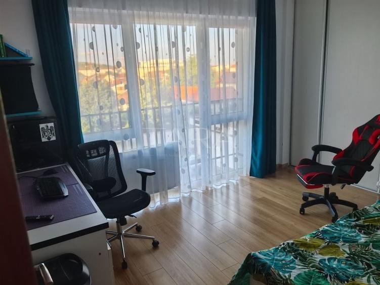 Apartament cu 3 camere semidecomandat în Iris