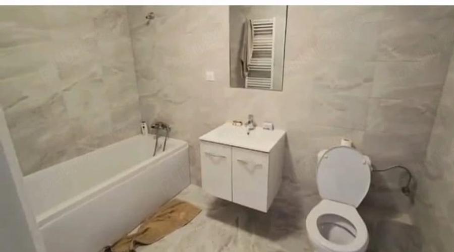 Garsonieră decomandată în Central
