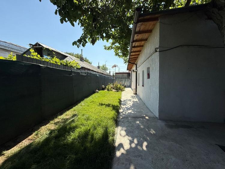 Casă individuală cu 3 camere cu Canalizare în Bd. Coșbuc