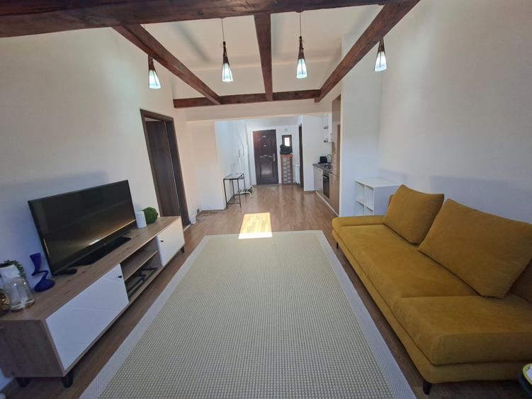 Apartament cu 2 camere semidecomandat în Ultracentral