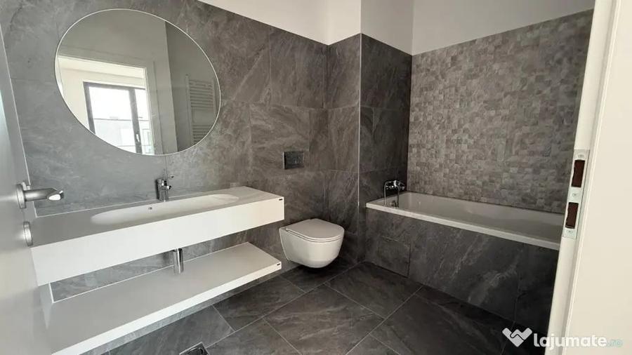 Apartament cu 3 camere semidecomandat în Nord