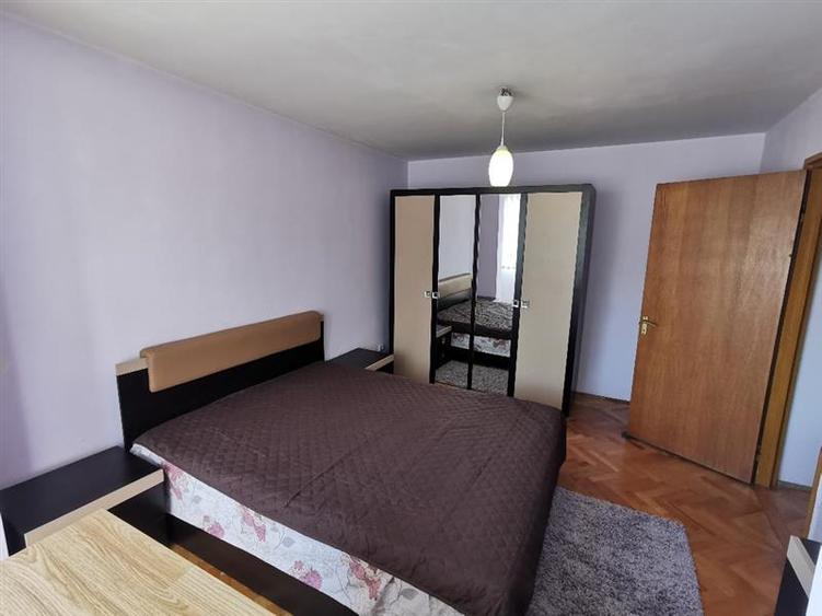 Apartament cu 2 camere semidecomandat, mobilat în Centrul Civic