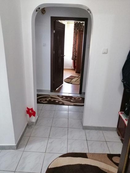 Apartament cu 3 camere decomandat în Poiana