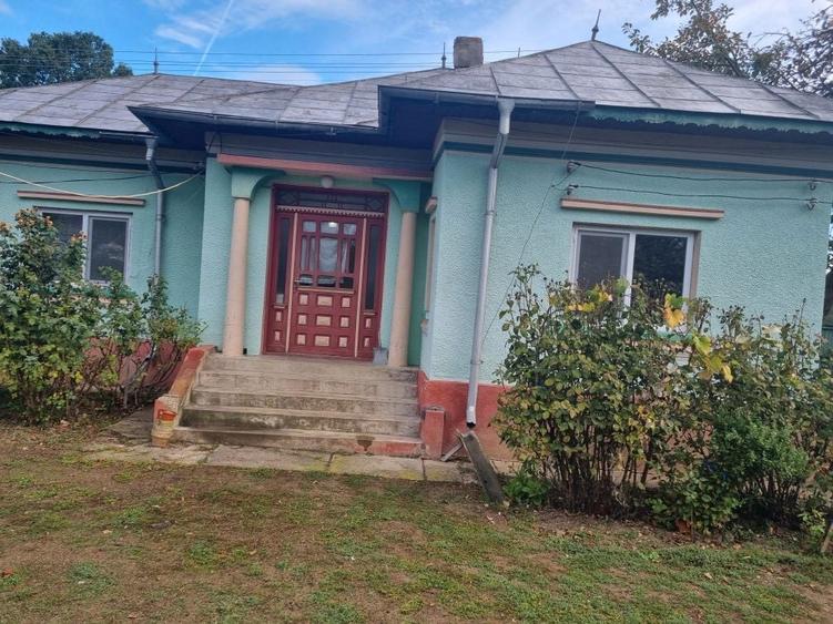 Casă cu 3 camere în Hârsești
