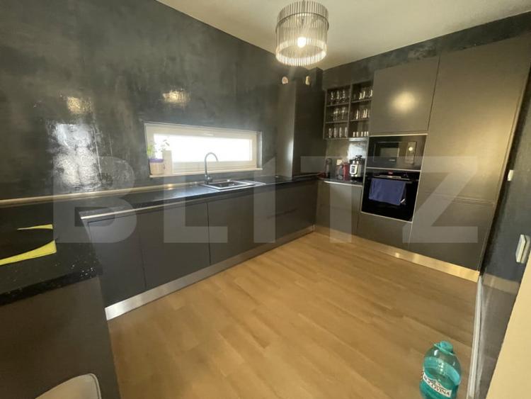 Casă cu 5 camere cu Teren 500 Mp în Central