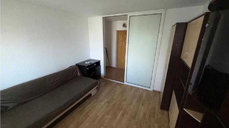 Garsonieră semidecomandată în Sud