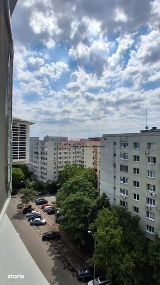 Apartament cu 3 camere decomandat în Dristor
