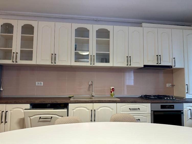 Apartament cu 3 camere decomandat, mobilat în Giroc