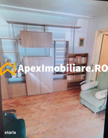 Apartament cu 2 camere semidecomandat, mobilat în Centrul Civic